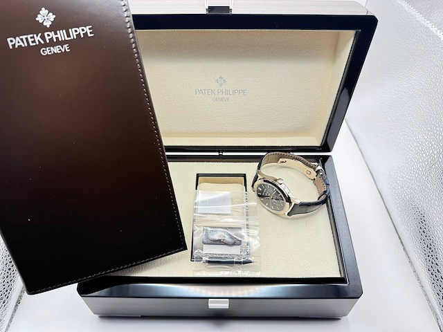 Patek philippe annual calendar | 2024 | like new - afbeelding 8 van  16