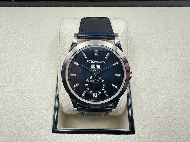 Patek philippe annual calendar | 2024 | like new - afbeelding 9 van  16