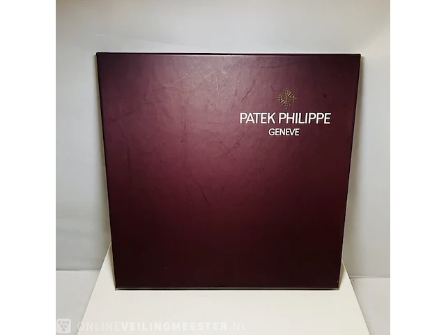 Patek phillipe sjaal - geschenk bij een aankoop van een horloge patek philippe van €30.000,00 - afbeelding 7 van  7