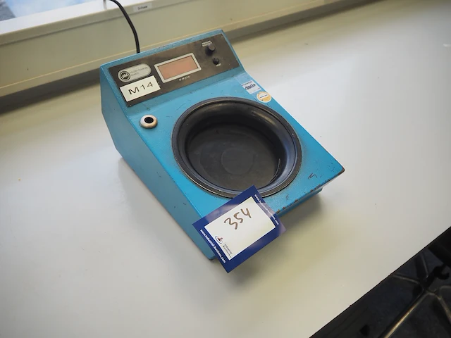 Pbi - afbeelding 1 van  6