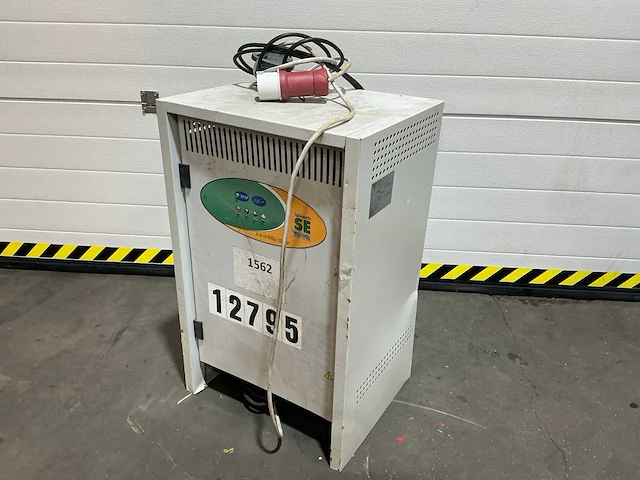 Pbm 48/100 acculader - afbeelding 1 van  6