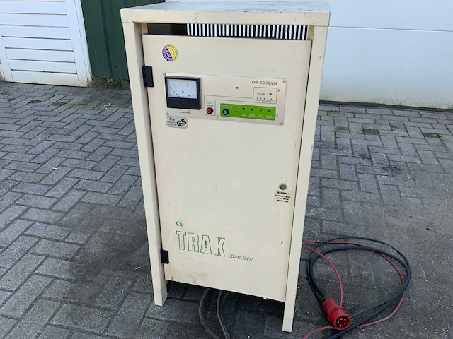 Pbm trak eq 48/50 acculader - afbeelding 2 van  5