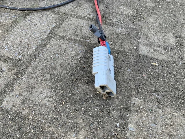 Pbm trak eq 48/50 acculader - afbeelding 4 van  5