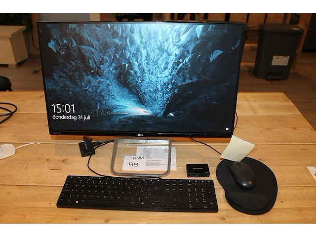 Pc-opstelling bestaande uit pc dell vpro precision 3240 met monitor lg 24 inch, toetsenbord en muis. servic... - afbeelding 1 van  3