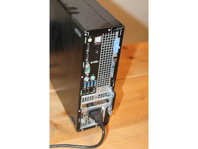 Pc-opstelling bestaande uit pc dell vpro precision 3440 met monitor lg 24 inch, toetsenbord en muis. servic... - afbeelding 6 van  7