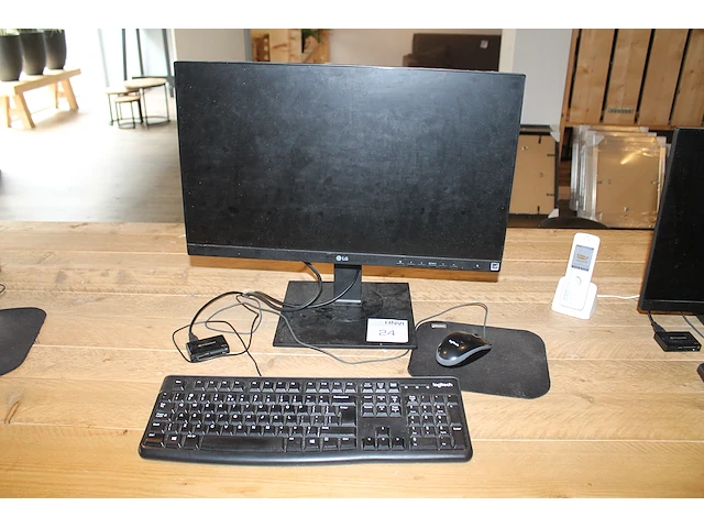 Pc-opstelling bestaande uit pc dell vpro precision 3460 met monitor lg 24 inch, toetsenbord en muis. servi... - afbeelding 2 van  4