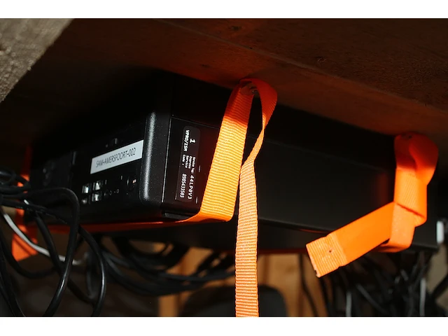 Pc-opstelling bestaande uit pc dell vpro precision 3460 met monitor lg 24 inch, toetsenbord en muis. servi... - afbeelding 3 van  4