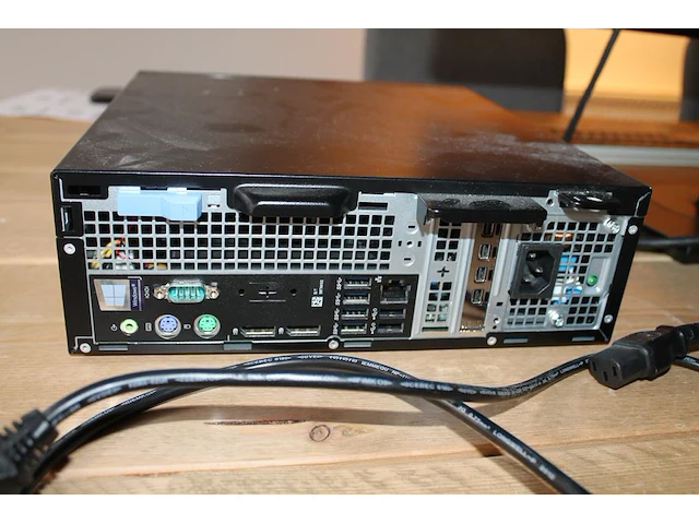 Pc-opstelling bestaande uit pc dell vpro precision 3731 met monitor lg 24 inch, toetsenbord en muis. servic... - afbeelding 2 van  4