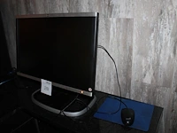 Pc opstelling hp met monitor, toetsenbord en muis. 4gb werkgeheugen, 120 gb harde schijf. - afbeelding 1 van  2