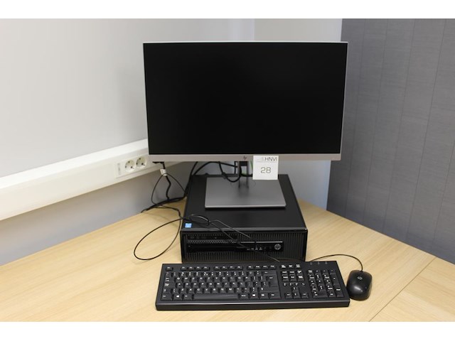 Pc opstelling hp prodesk i3 werkgeheugen 4 gb en 256gb harde schijf incl. 24 inch monitor toetsenbord en muis - afbeelding 1 van  2