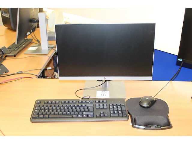 Pc opstelling hp prodesk i5, met monitor toetsenbord en muis. - afbeelding 1 van  2