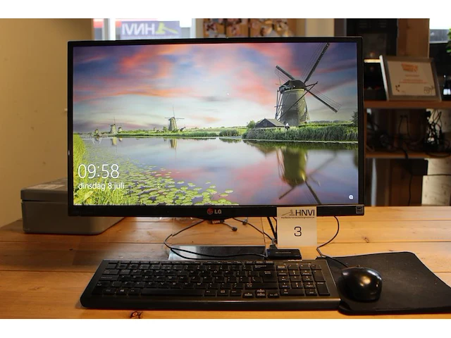 Pc opstelling lenovo legion i7-8700 cpu, 16 gb ram geheugen en 2tb harde schijf met een 23 inch lg monitor ... - afbeelding 1 van  4