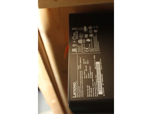 Pc opstelling lenovo legion i7-8700 cpu, 16 gb ram geheugen en 2tb harde schijf met een 23 inch lg monitor ... - afbeelding 3 van  4