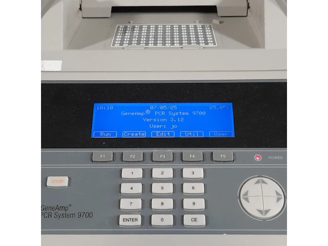 Pcr systeem, ab, geneamp pcr system 9700 - afbeelding 8 van  12