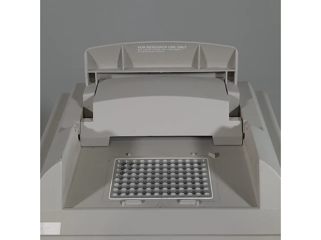 Pcr systeem, ab, geneamp pcr system 9700 - afbeelding 11 van  12