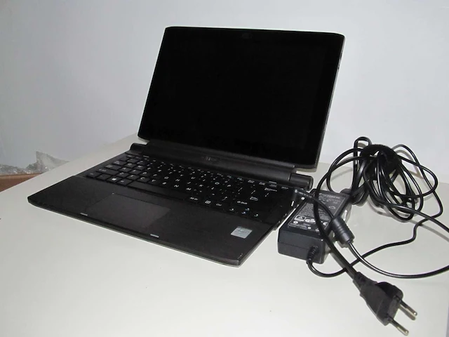 Peaq - windows 10 - hybride laptop/tablet - afbeelding 1 van  4