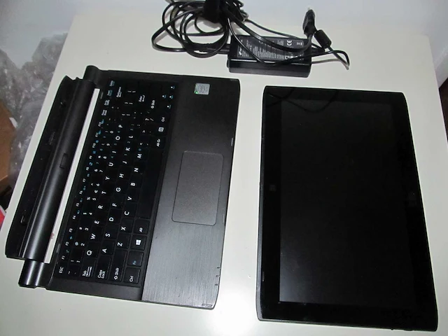 Peaq - windows 10 - hybride laptop/tablet - afbeelding 2 van  4