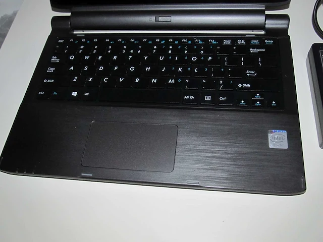 Peaq - windows 10 - hybride laptop/tablet - afbeelding 3 van  4