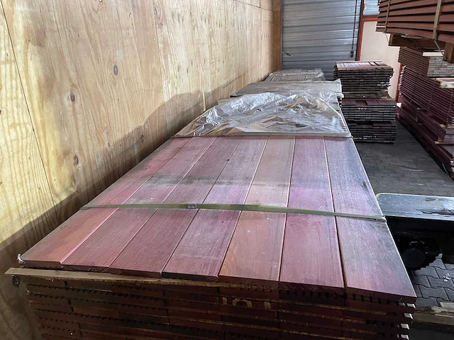 Pearple heart hardhouten vlonderplanken 2450x145x21mm (81x) - afbeelding 1 van  3