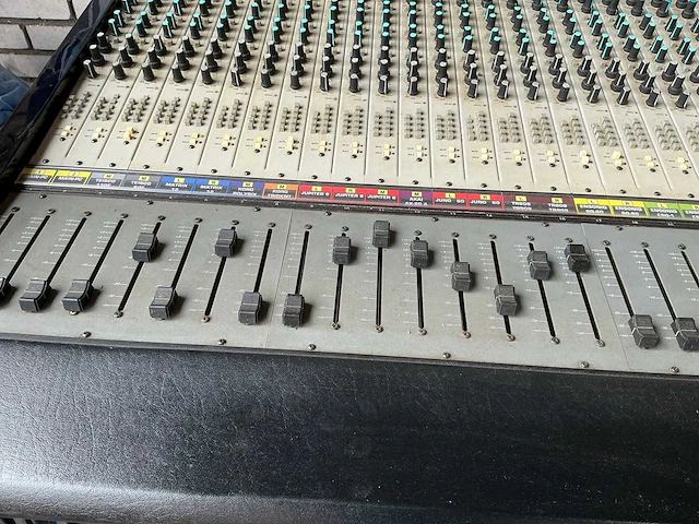 Peavey amr production series 1600 analoge mengtafel - afbeelding 2 van  17