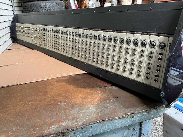 Peavey amr production series 1600 analoge mengtafel - afbeelding 9 van  17
