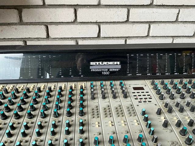 Peavey amr production series 1600 analoge mengtafel - afbeelding 13 van  17