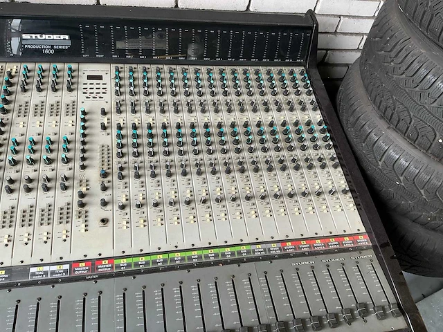 Peavey amr production series 1600 analoge mengtafel - afbeelding 15 van  17