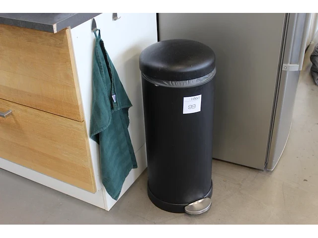 Pedaalemmer hoogte 70 cm. - afbeelding 1 van  2