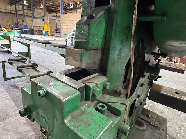 Peddinghaus 210a/13 gecombineerde profielstaalschaar met pons, vlakstaalschaar, staafstaalschaar, profielstaalschaar, en uitklinkapparaat - afbeelding 3 van  15