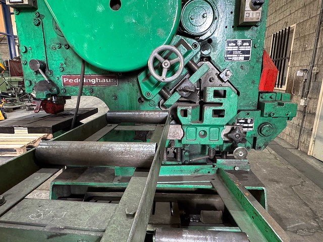 Peddinghaus 210a/13 gecombineerde profielstaalschaar met pons, vlakstaalschaar, staafstaalschaar, profielstaalschaar, en uitklinkapparaat - afbeelding 9 van  15