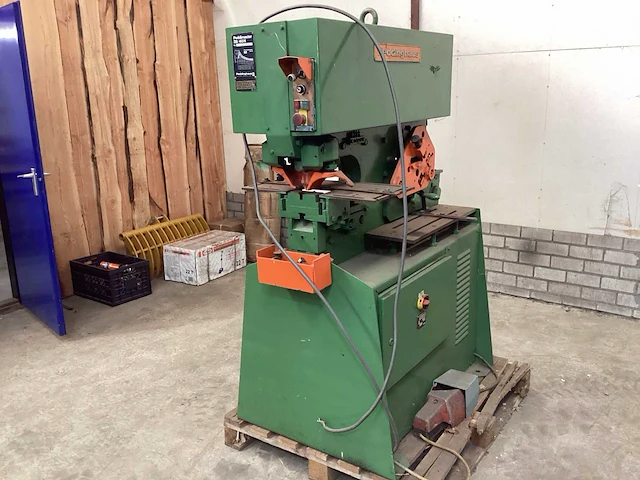 Peddingmaster 28/40h pons- en knipmachine - afbeelding 1 van  11