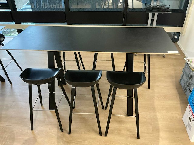 Pedrali / hay vergadertafel met krukken - afbeelding 2 van  6