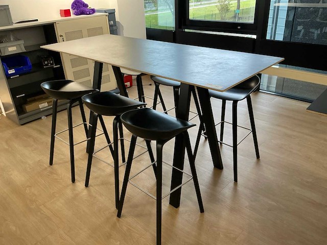 Pedrali / hay vergadertafel met krukken - afbeelding 1 van  6
