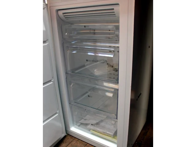 Pelgrim pvs3102n inbouwvriezer - afbeelding 1 van  2