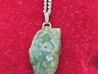Pendant ketting met natuurlijke 32ct emerald steen - afbeelding 3 van  4