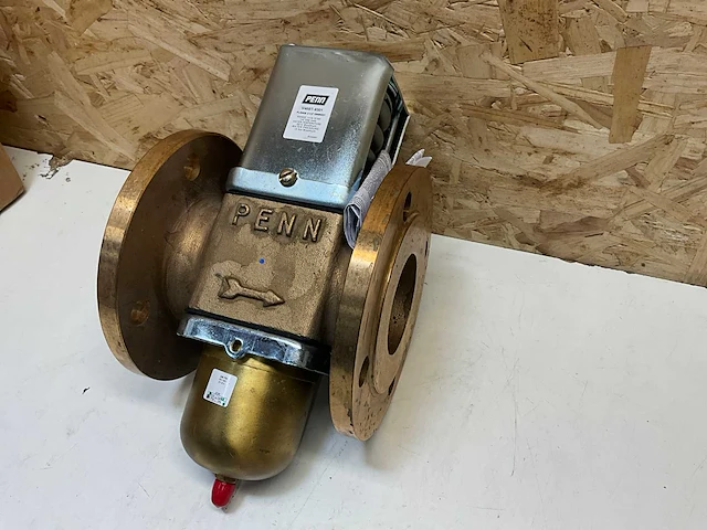 Penn v46bt-9301 koelwaterregelaar - afbeelding 2 van  9