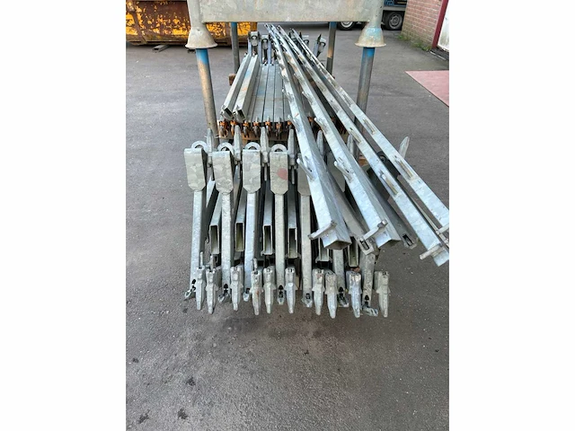 Peri up stalen steigertrap (13x) - afbeelding 3 van  9