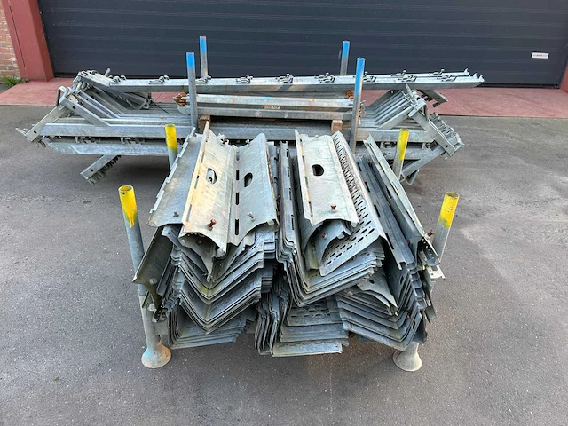 Peri up stalen steigertrap (13x) - afbeelding 4 van  9