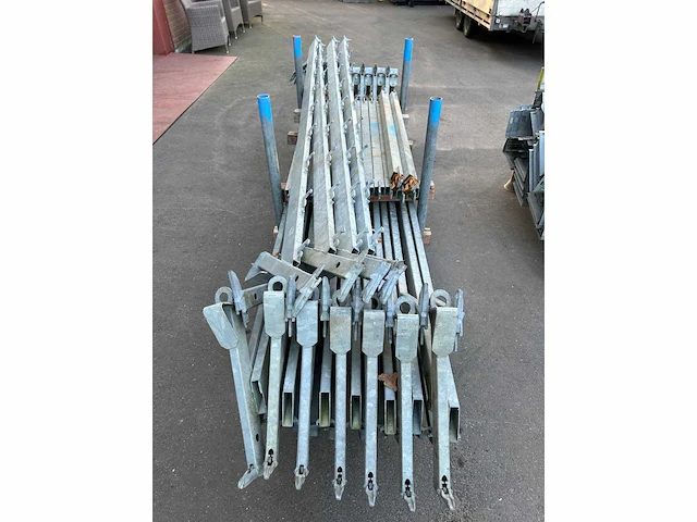 Peri up stalen steigertrap (13x) - afbeelding 7 van  9