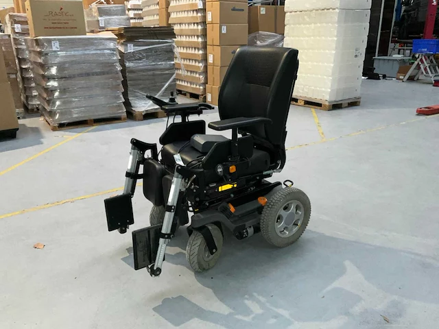 Permobil elektrische rolstoel - afbeelding 1 van  12