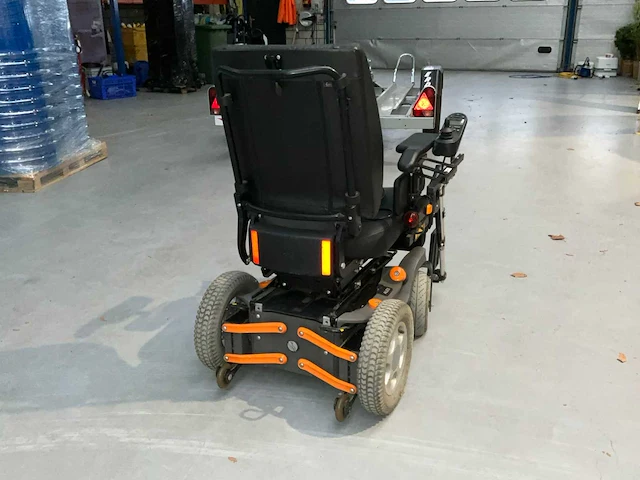 Permobil elektrische rolstoel - afbeelding 9 van  12