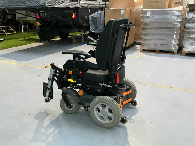 Permobil elektrische rolstoel - afbeelding 11 van  12
