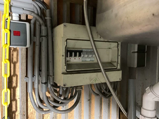 Peroni mobiele bar met hydraulisch dak - afbeelding 13 van  22