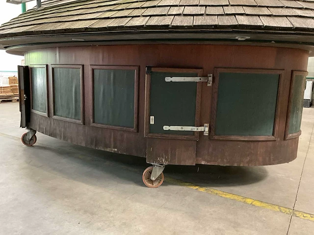 Peroni mobiele bar met hydraulisch dak - afbeelding 17 van  22