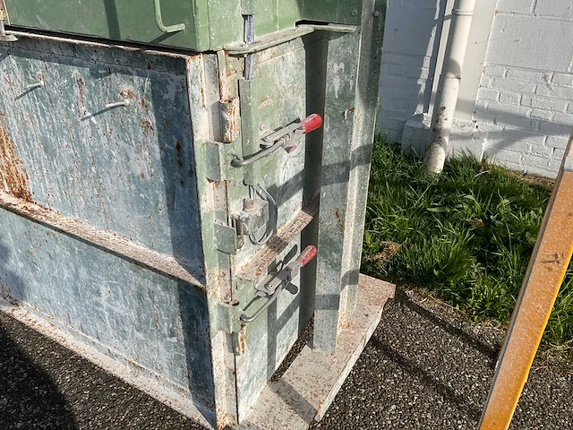 Pers installatie - afbeelding 12 van  14
