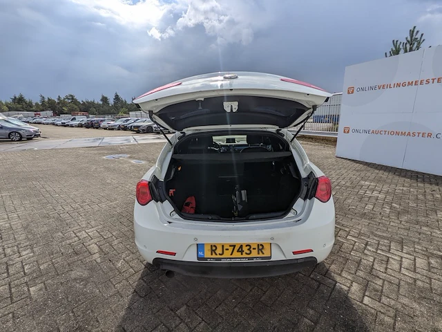 Personenauto, alfa romeo , giulietta, 2010 - afbeelding 18 van  38