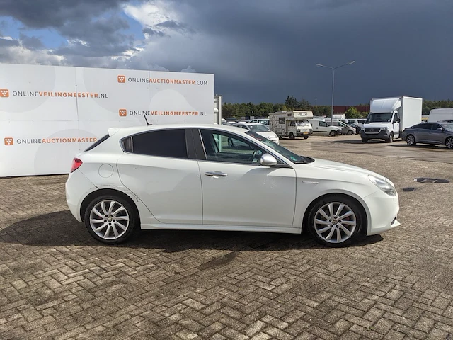 Personenauto, alfa romeo , giulietta, 2010 - afbeelding 34 van  38