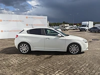 Personenauto, alfa romeo , giulietta, 2010 - afbeelding 34 van  38