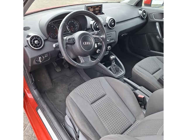 Personenauto audi, a1 1.2tfsi, rood, bouwjaar 2011 - afbeelding 6 van  35
