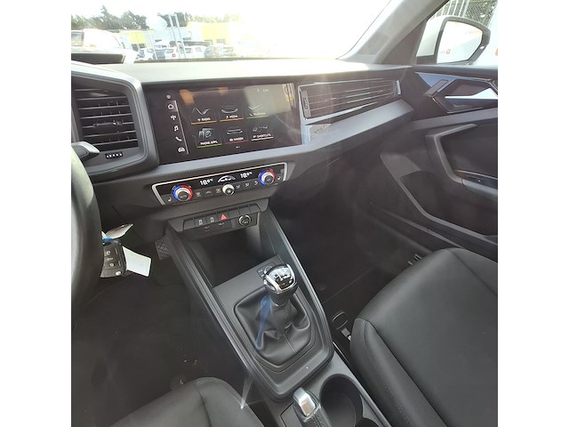 Personenauto audi, a1 sportback, wit, bouwjaar 2020 - afbeelding 8 van  42